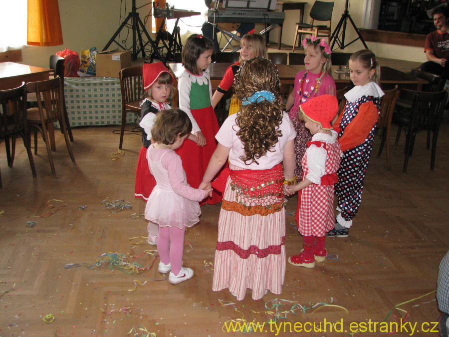 Dětský maškarní 2010 - 13.JPG