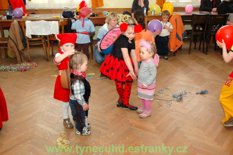 Dětský maškarní karneval 2011 - 13